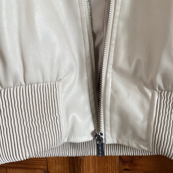 Tahari Jacket - Picture 4 of 7